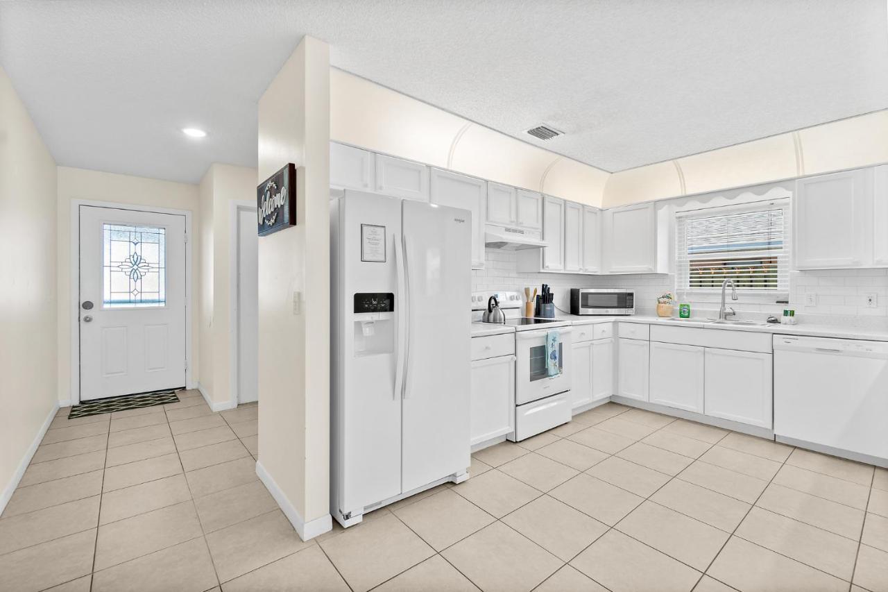 Oceanview Haven - 2Br Beach Townhome With Patio, Shared Heated Pool Steps From Paradise Beach Park! Melbourne Eksteriør bilde
